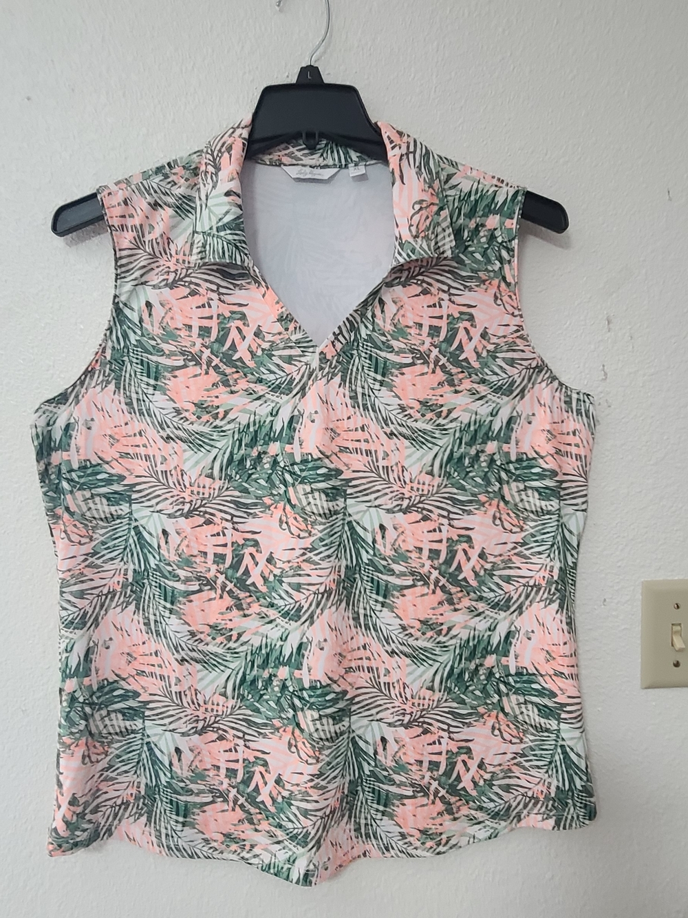 Lady Hagen Palm-Print Sleeveless Collared Top in Pink & Green